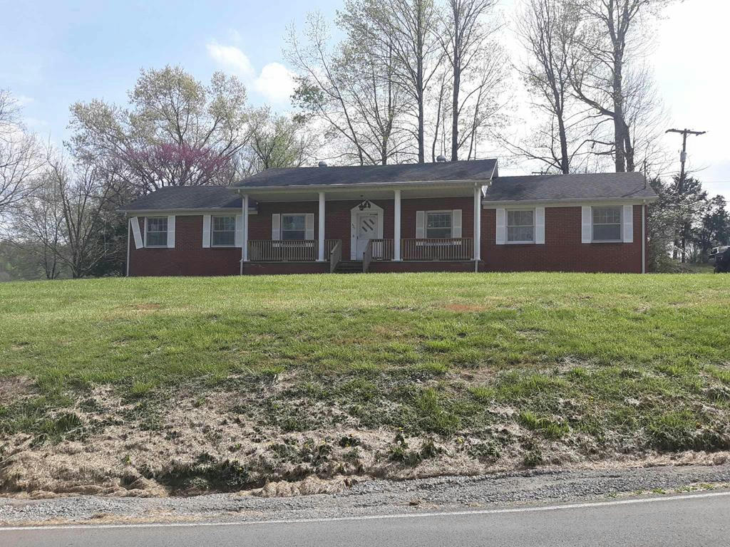 423 S MAIN ST, BYRDSTOWN, TN 38549, photo 1 of 42