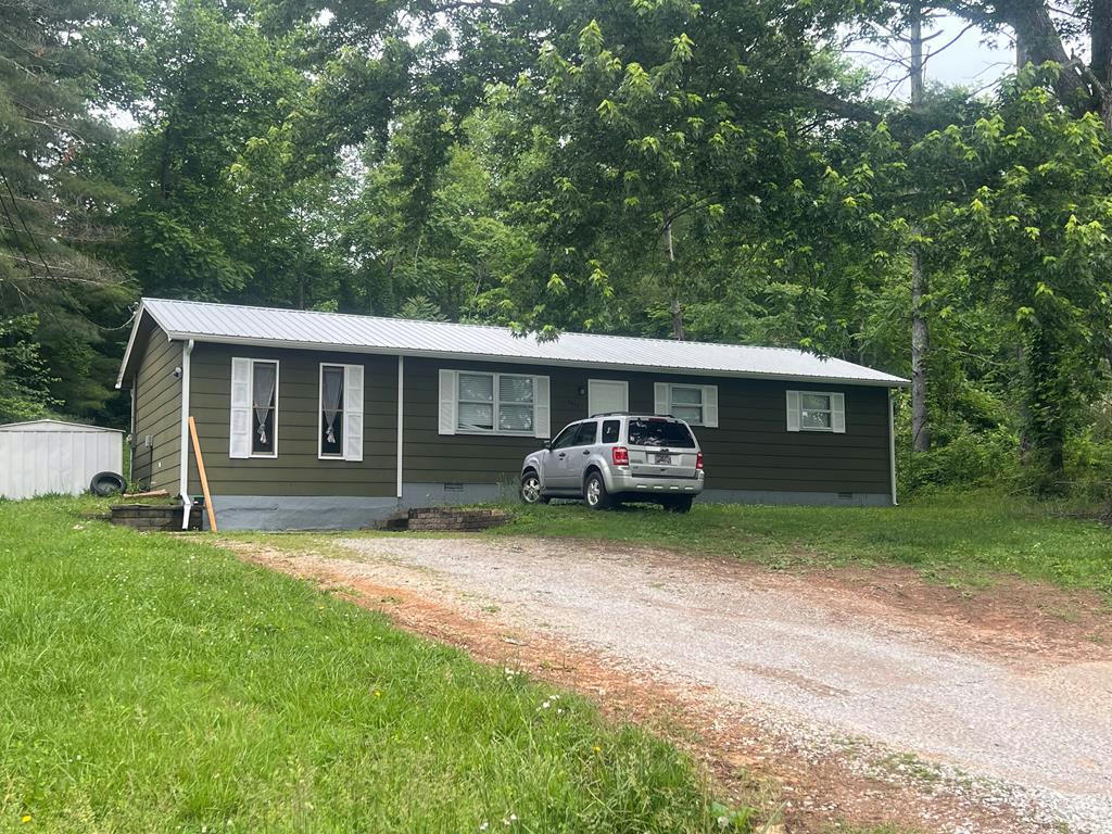 4413 S CREEK RD, COOKEVILLE, TN 38506, photo 1 of 8